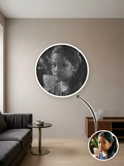 Tranh chỉ chân dung khung tròn 50cm, đặt cạnh ảnh gốc để so sánh — mẫu 4