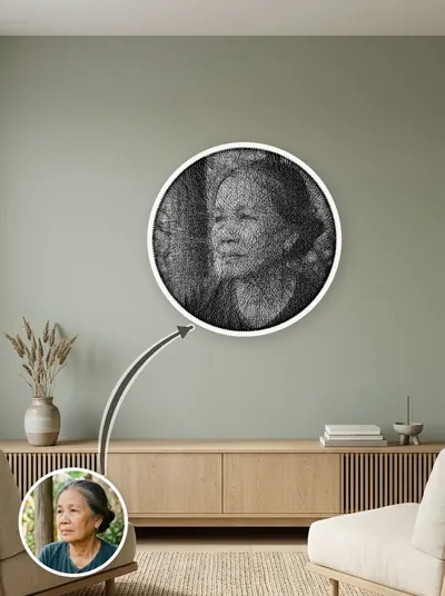 Tranh chỉ chân dung khung tròn 50cm, đặt cạnh ảnh gốc để so sánh — mẫu 28