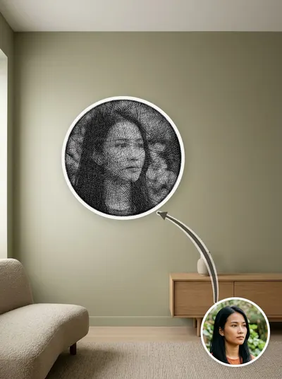 Tranh chỉ chân dung khung tròn 50cm, đặt cạnh ảnh gốc để so sánh — mẫu 52